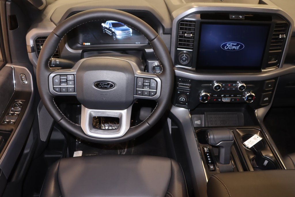 2025 Ford F-150 XLT photo 13