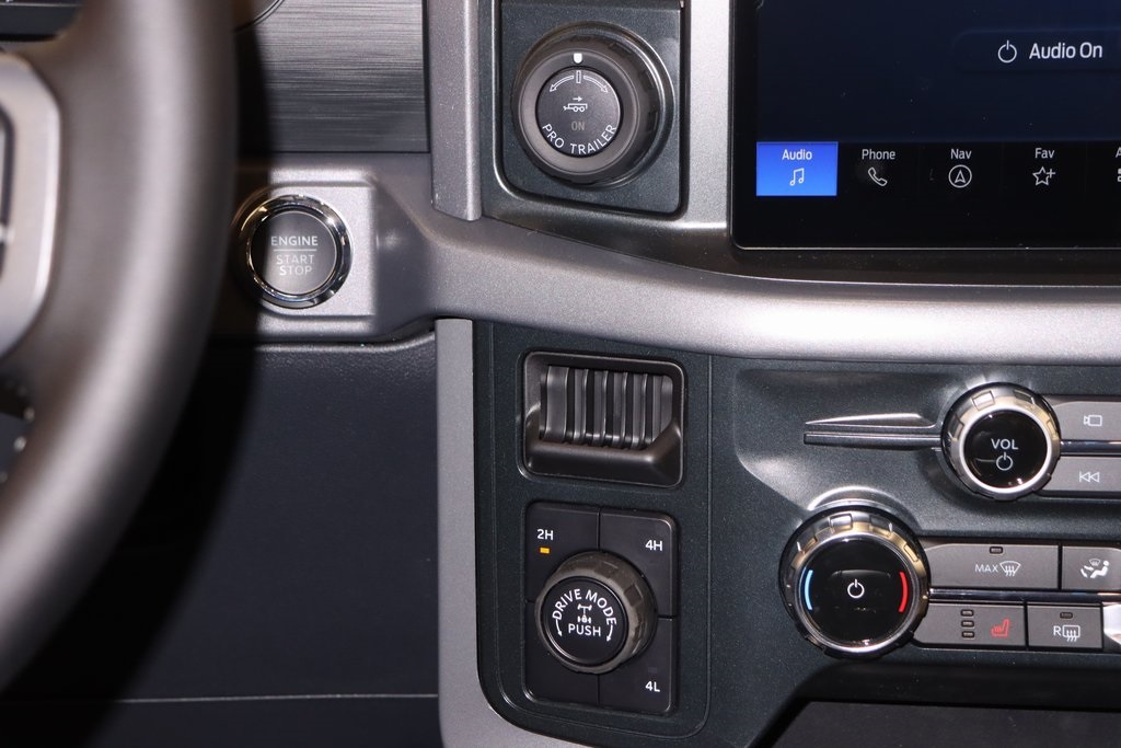 2025 Ford F-150 XLT photo 17