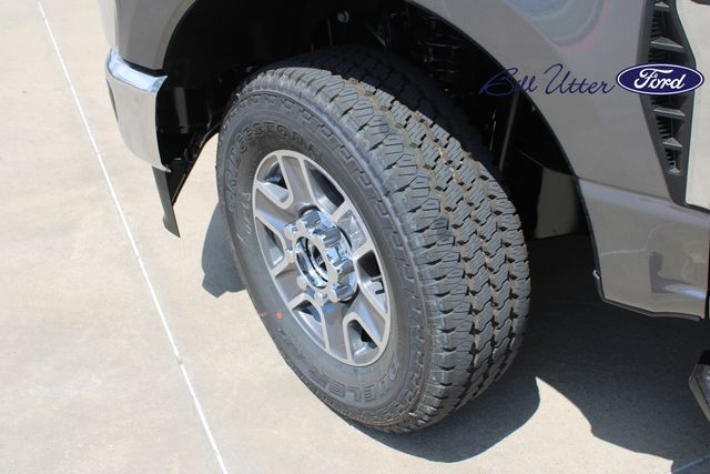 2025 Ford F-250 photo 5