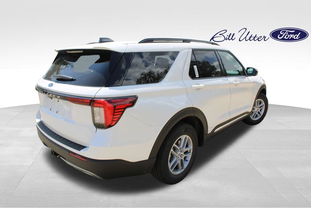 2025 Ford Explorer photo 3