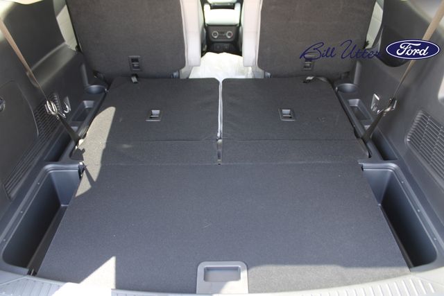 2025 Ford Explorer photo 6