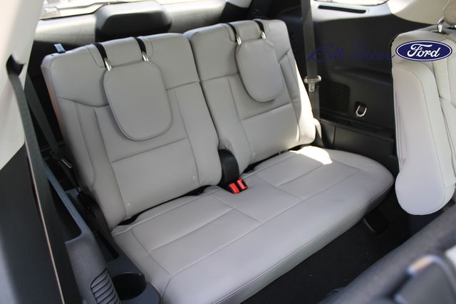 2025 Ford Explorer photo 9