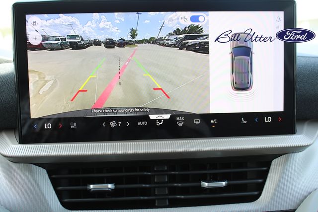 2025 Ford Explorer photo 14