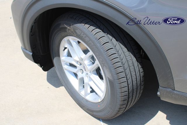 2025 Ford Explorer photo 3