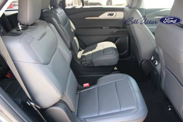 2025 Ford Explorer photo 6