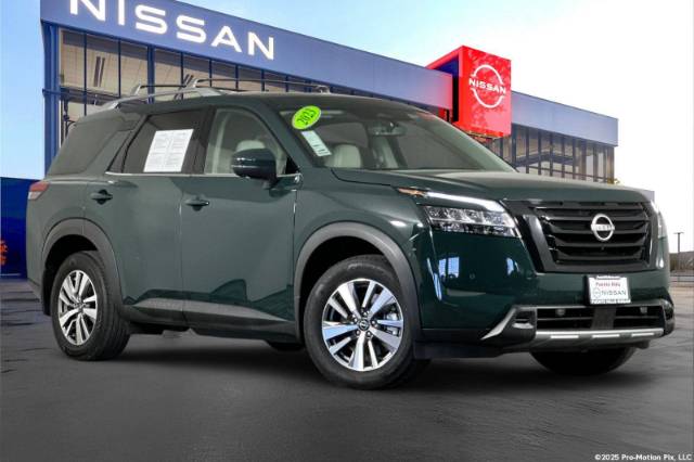 2023 Nissan Pathfinder SL