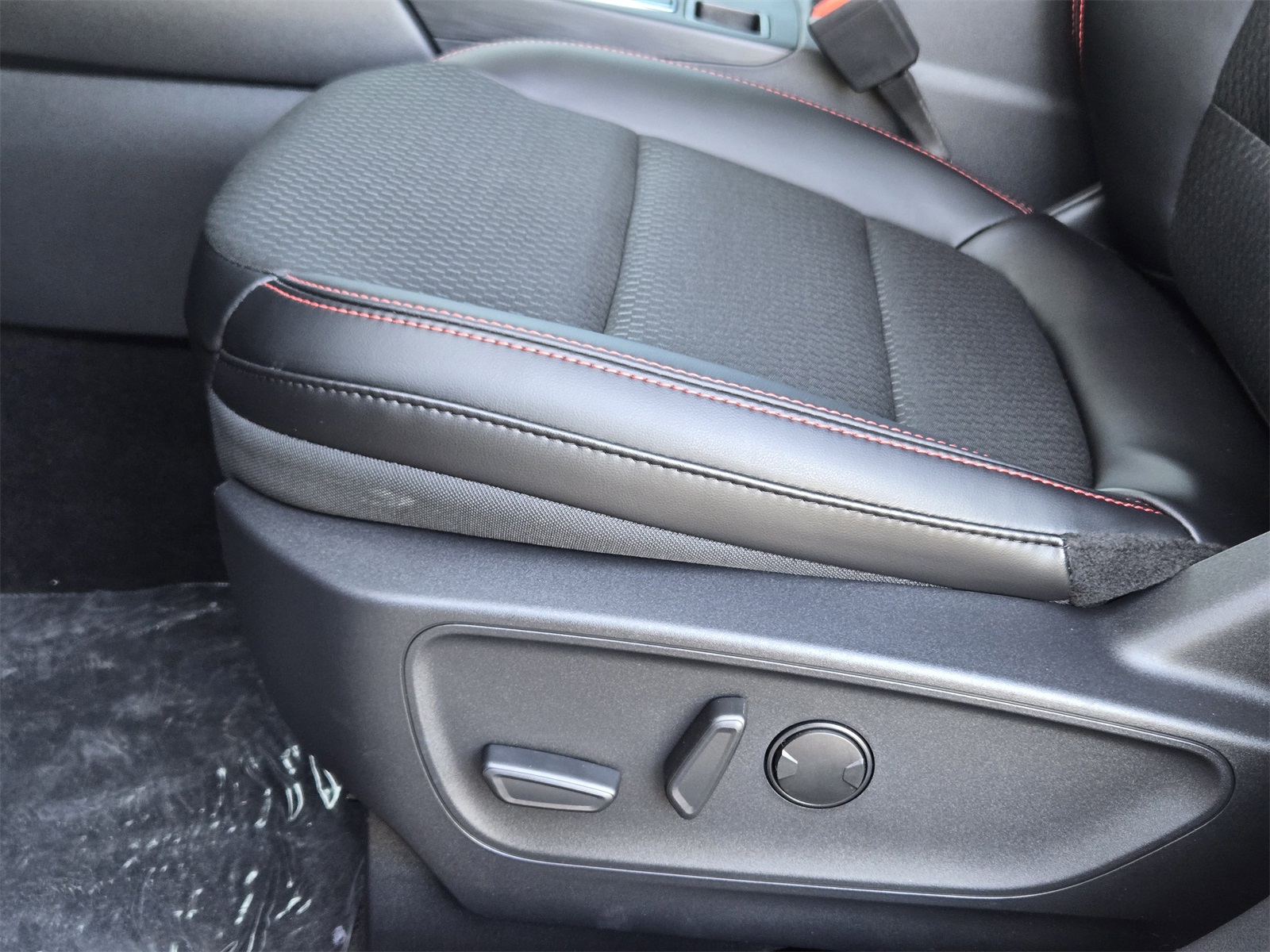 2025 Ford Escape ST-Line photo 14