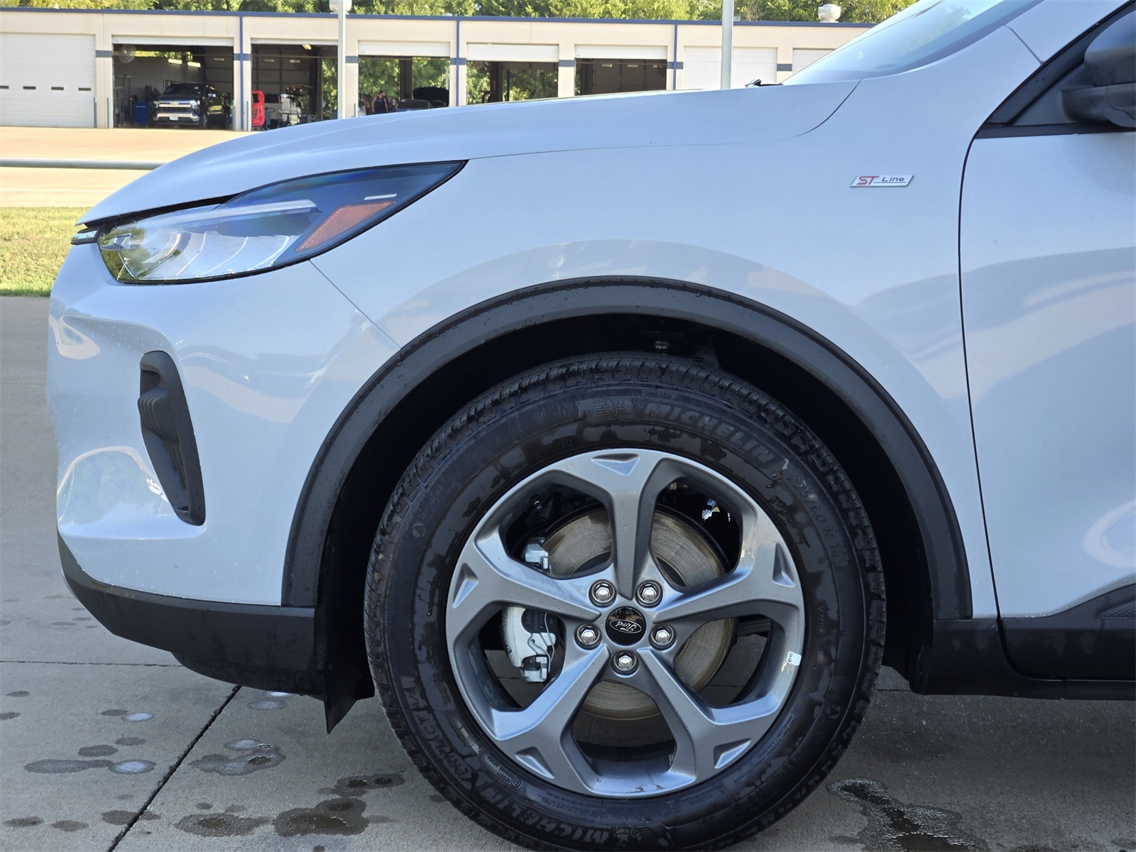 2025 Ford Escape ST-Line photo 5
