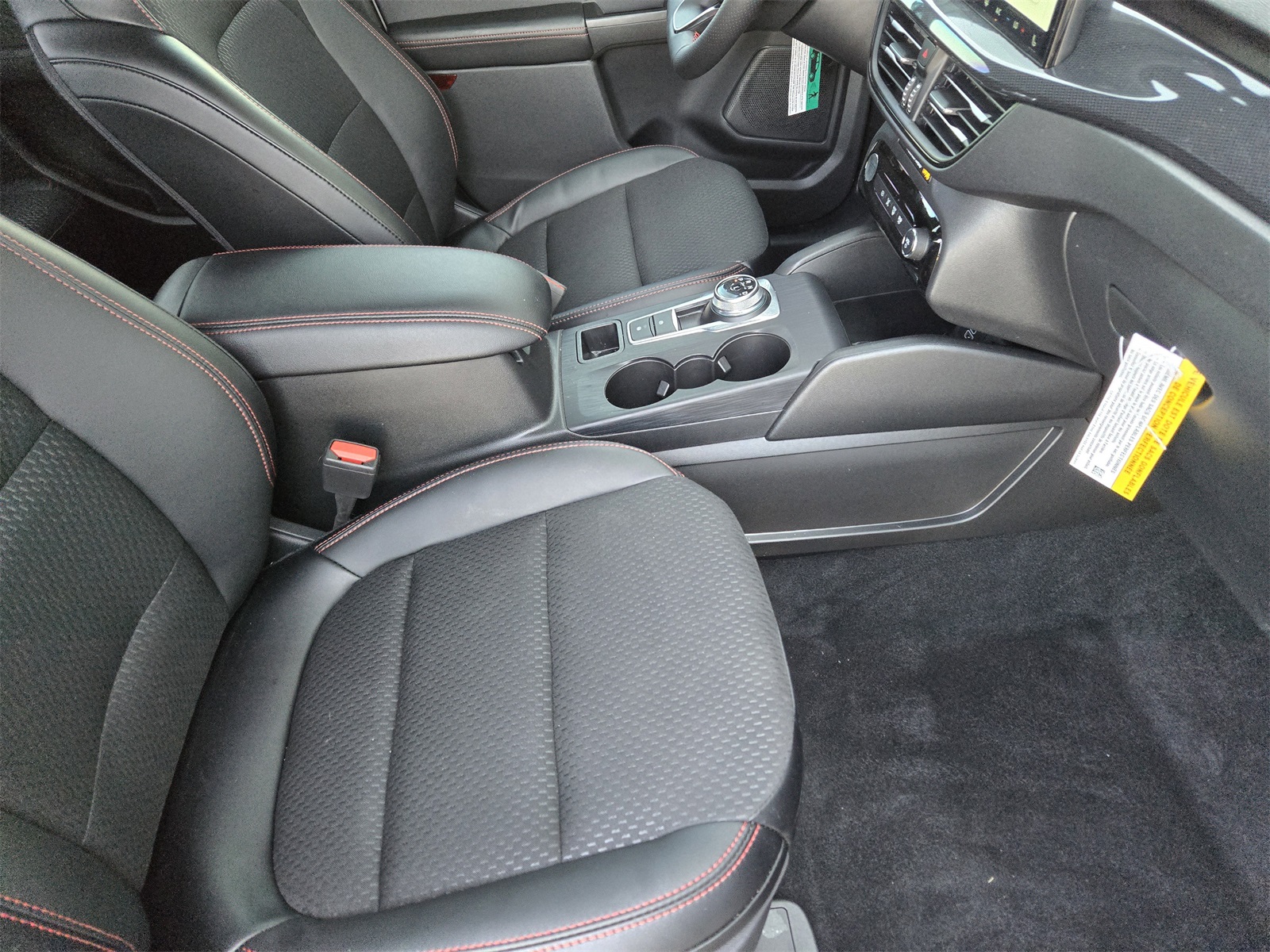 2025 Ford Escape ST-Line photo 8