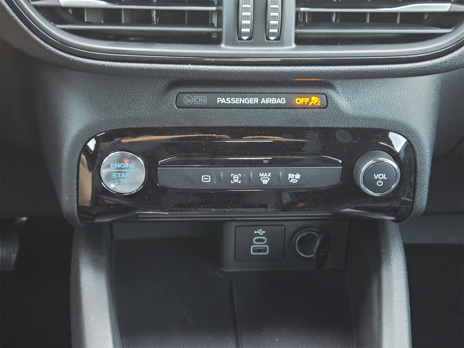 2025 Ford Escape ST-Line photo 10