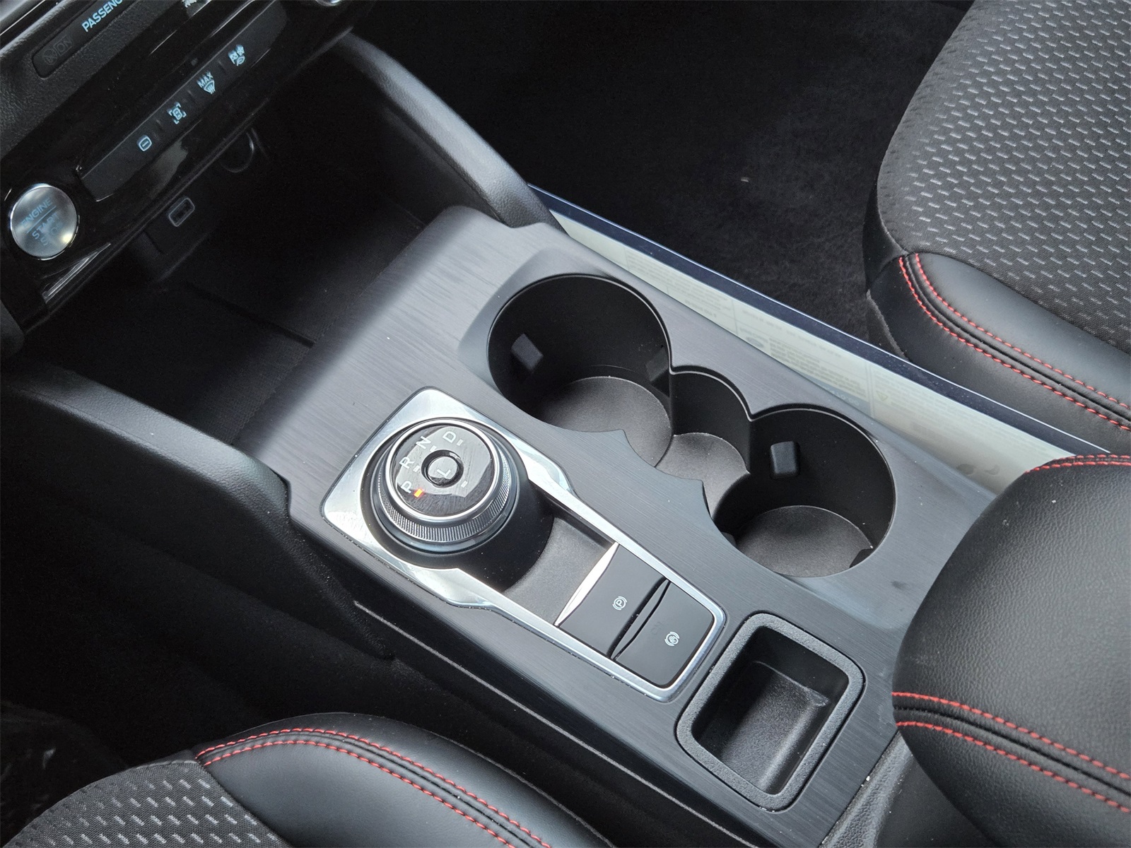 2025 Ford Escape ST-Line photo 11