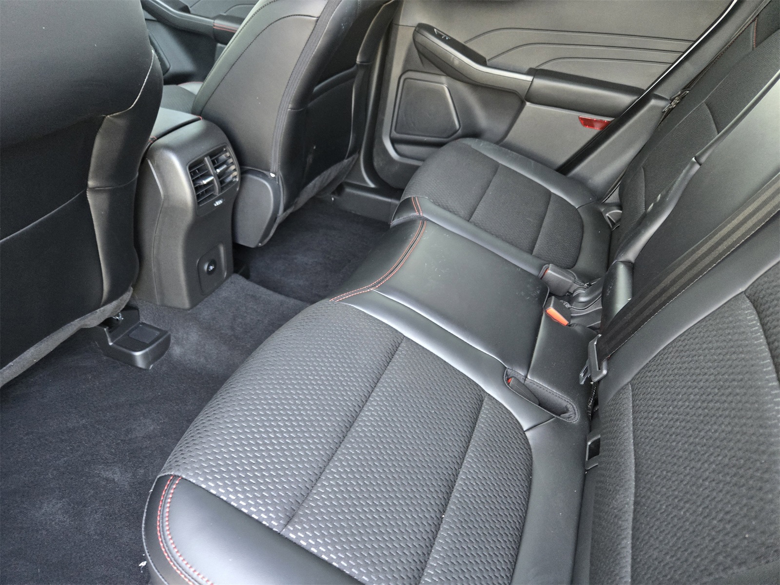 2025 Ford Escape ST-Line photo 15