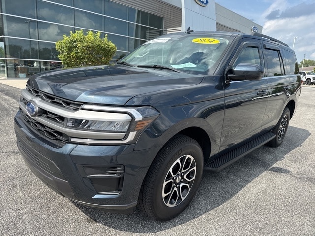 2024 Ford Expedition XLT photo 2