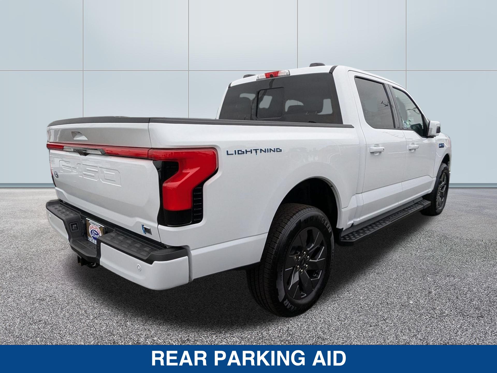 2025 Ford F-150 Lightning Lariat photo 8