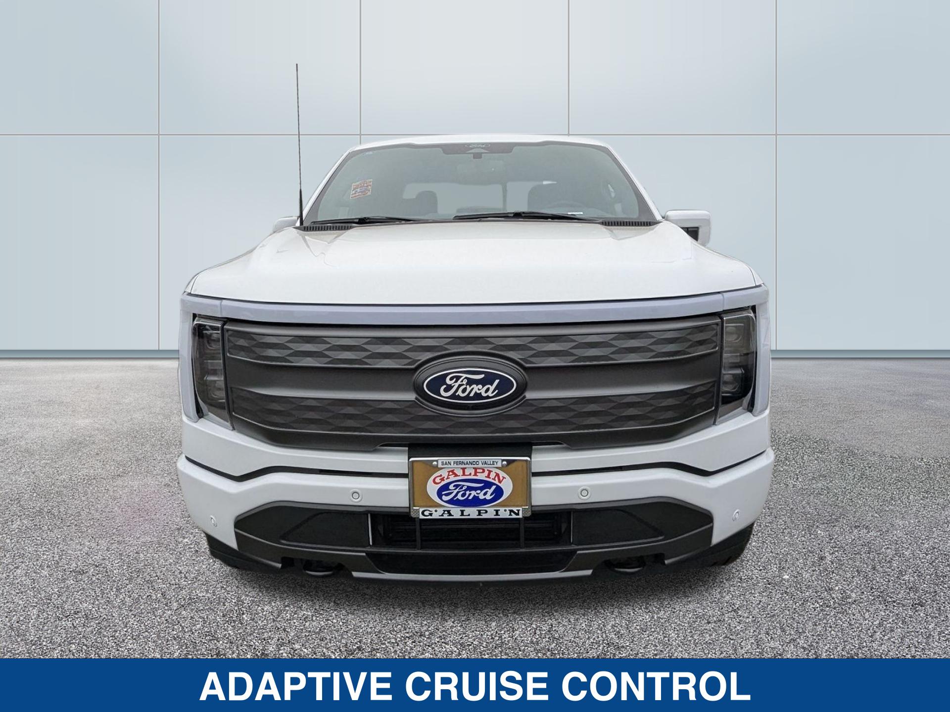 2025 Ford F-150 Lightning Lariat photo 11