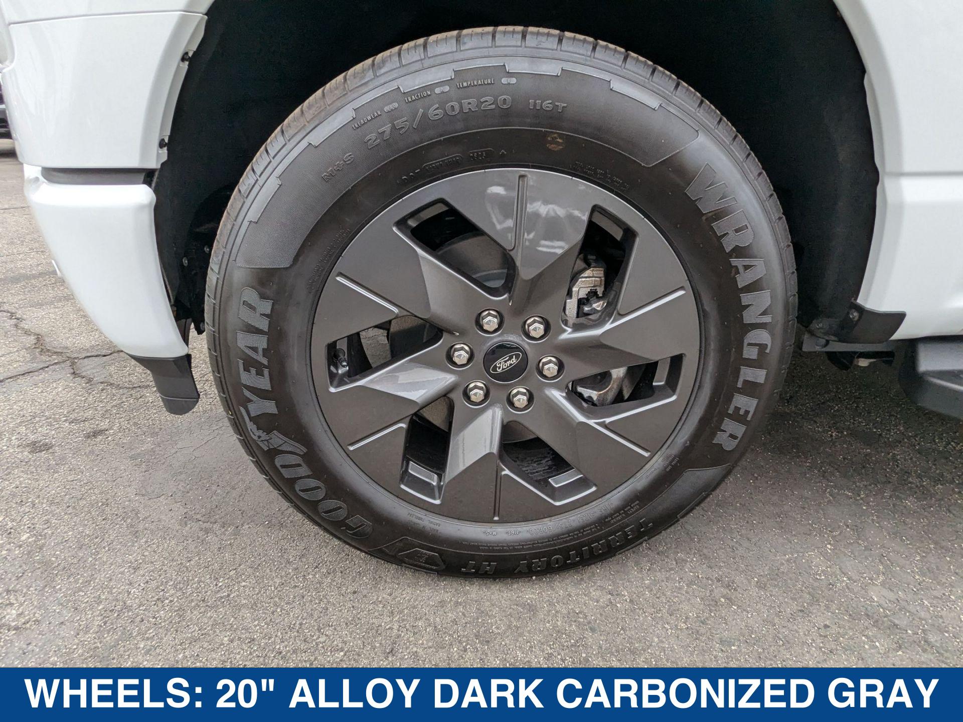 2025 Ford F-150 Lightning Lariat photo 12