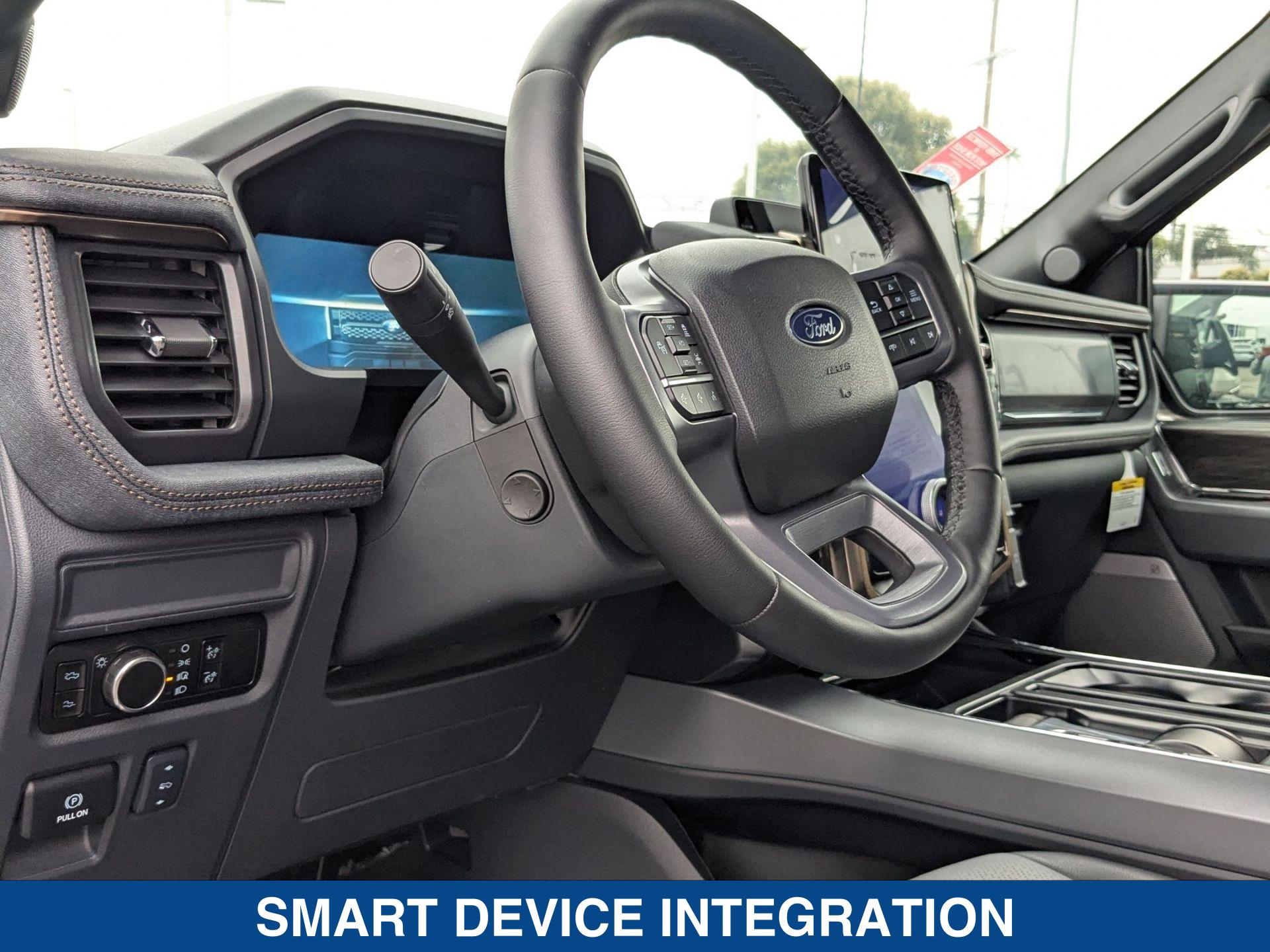 2025 Ford F-150 Lightning Lariat photo 15