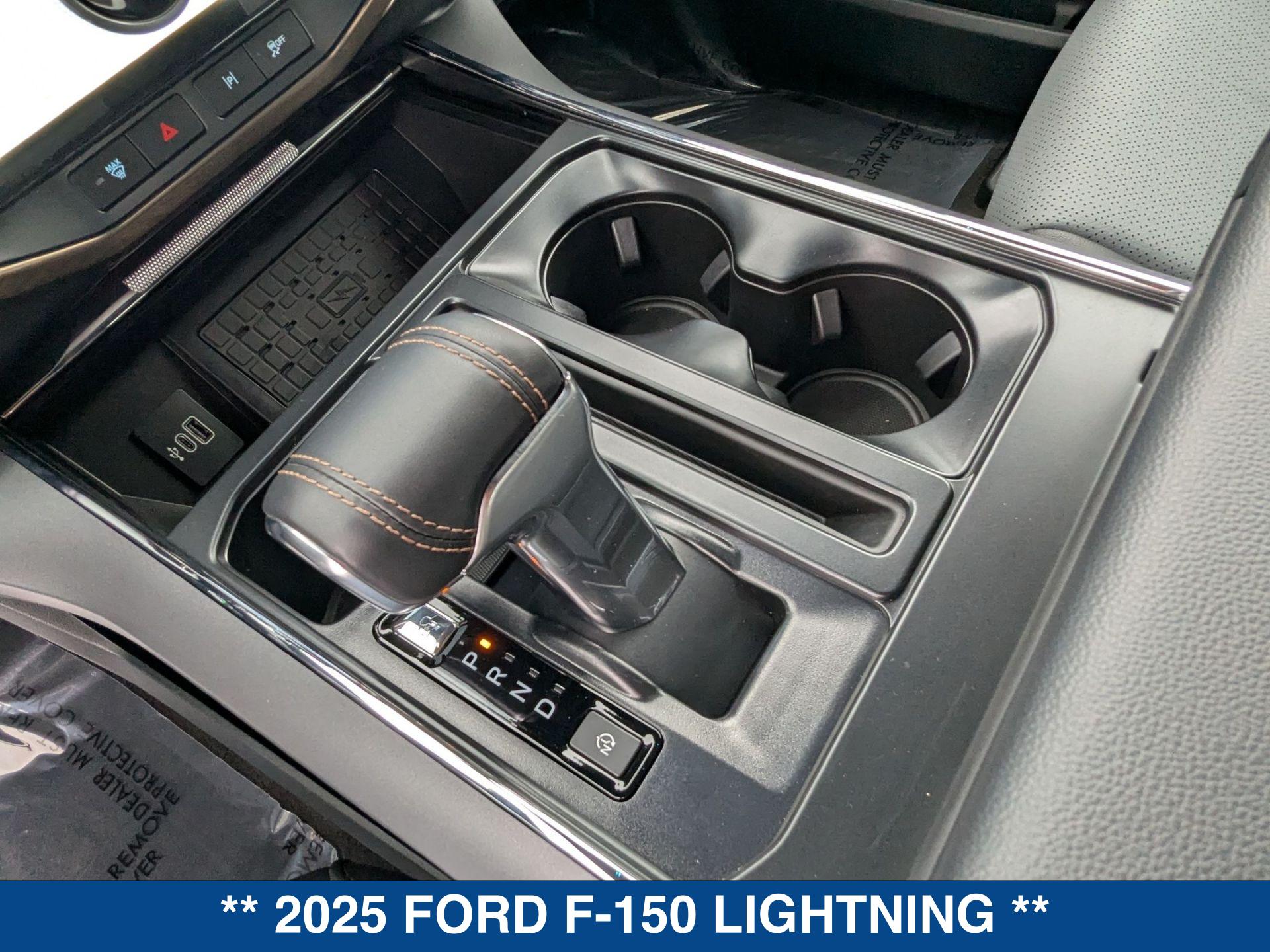 2025 Ford F-150 Lightning Lariat photo 21
