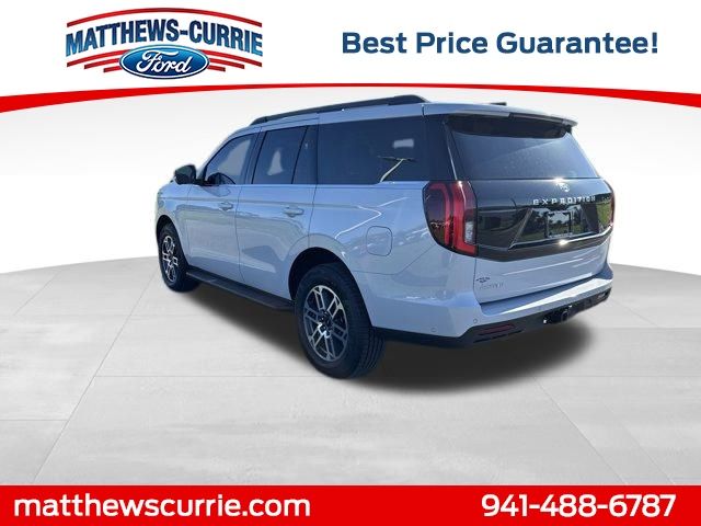 2025 Ford Expedition photo 4