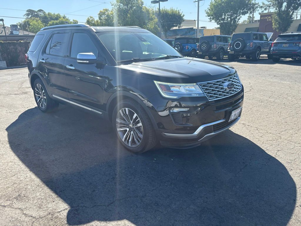 2019 Ford Explorer Platinum photo 2