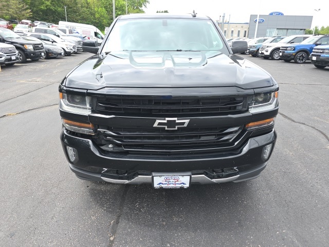 2018 Chevrolet Silverado 1500 LT photo 2