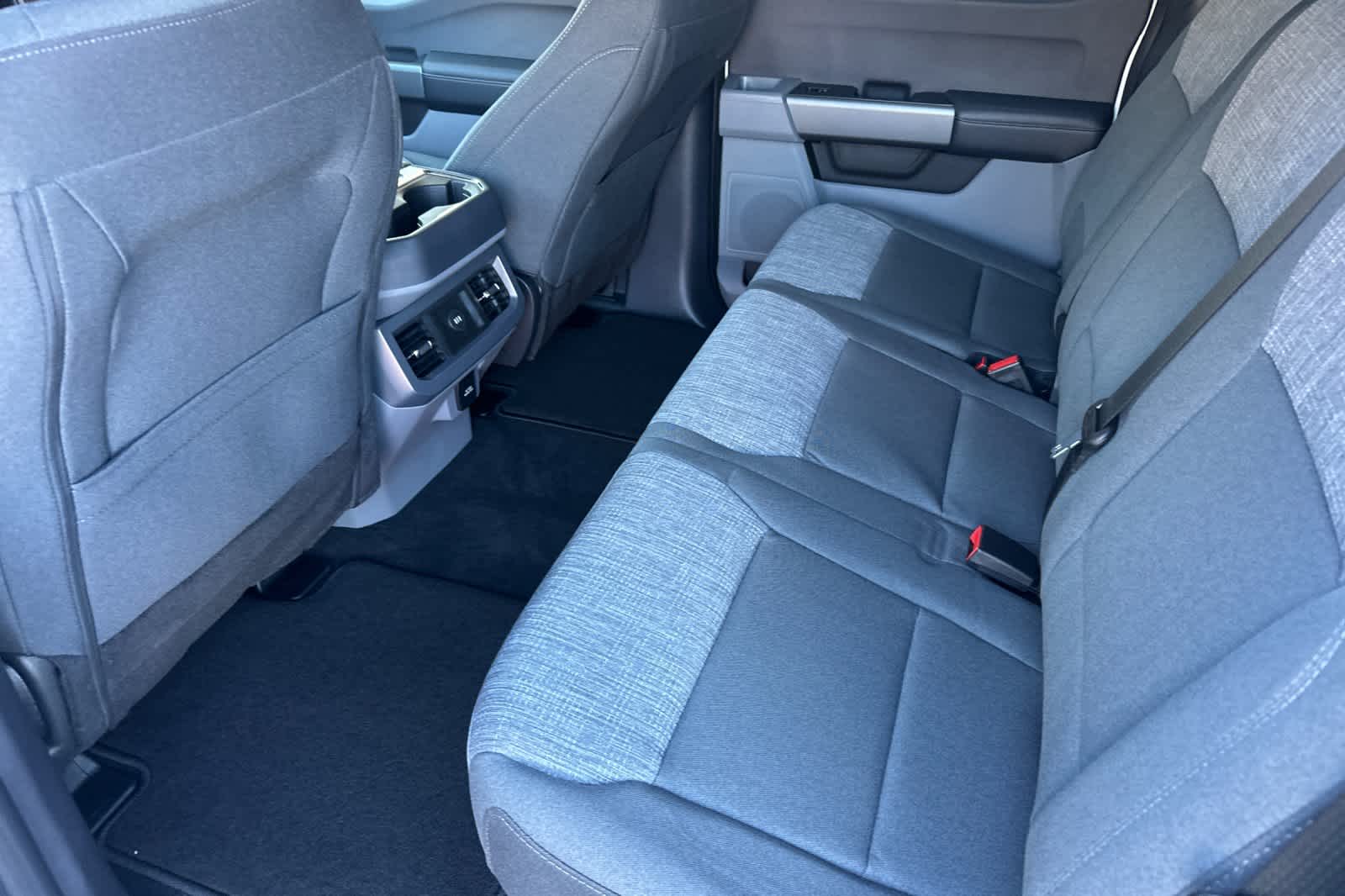 2025 Ford F-250 XLT photo 8