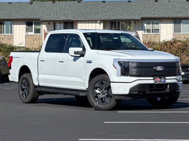 2025 Ford F-150 Lightning LARIAT