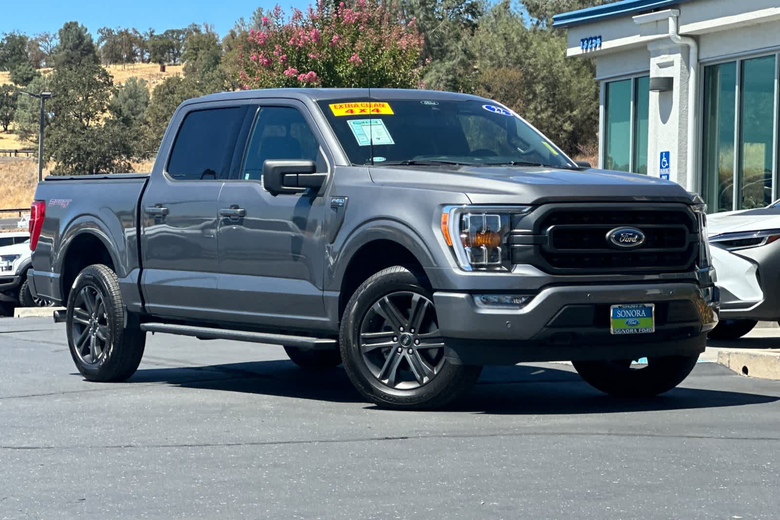 2022 Ford F-150 XLT photo 2
