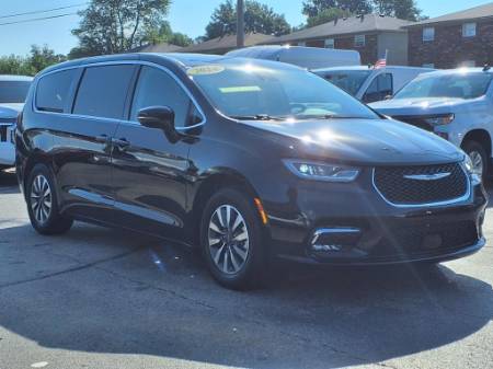 2024 Chrysler Pacifica Plug-In Hybrid Select