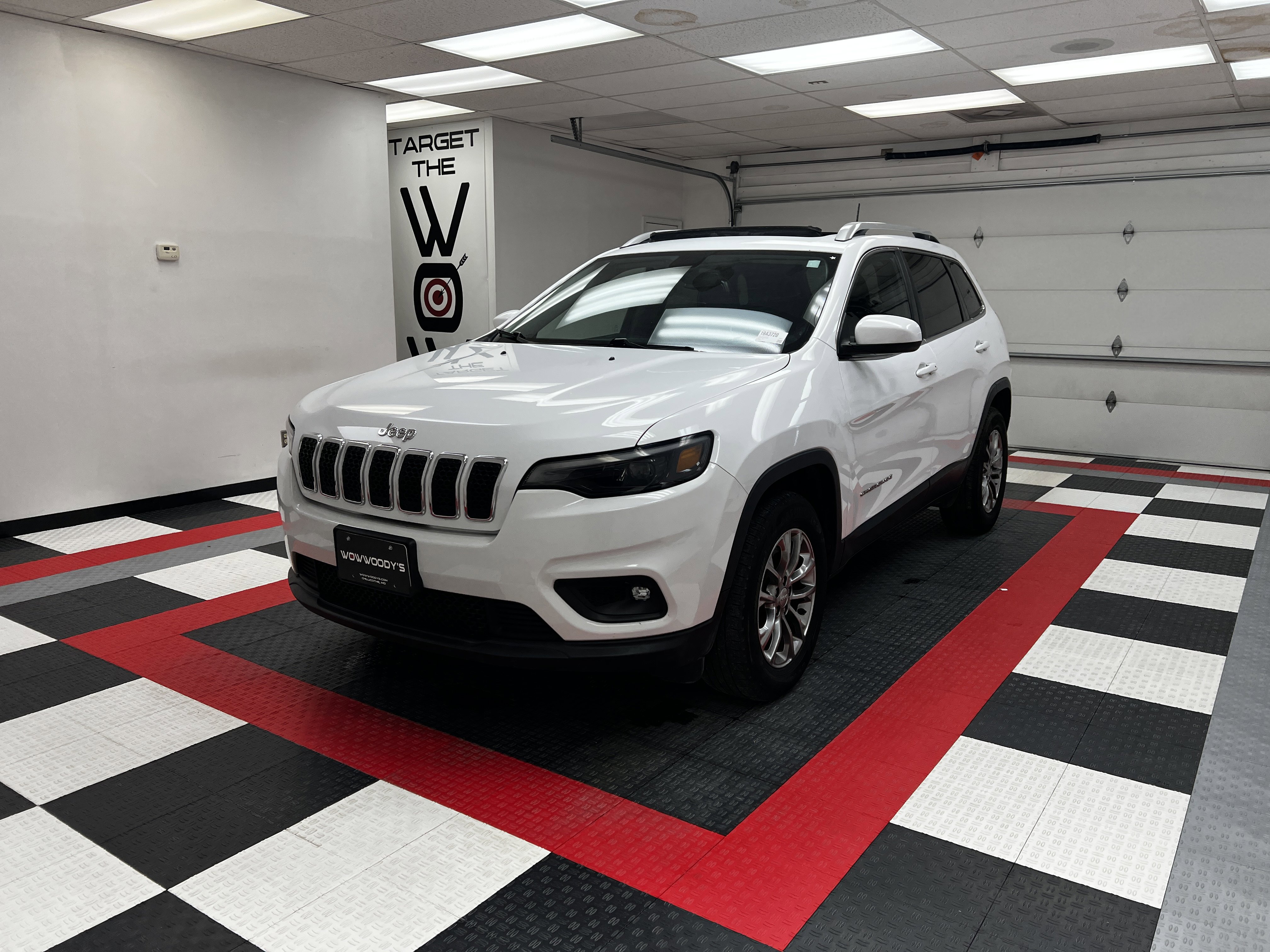 Used 2019 Jeep Cherokee Latitude Plus 4X4 3.2L V6 Panoramic Sunroof Cold Weather Group Comfort Convenience Group