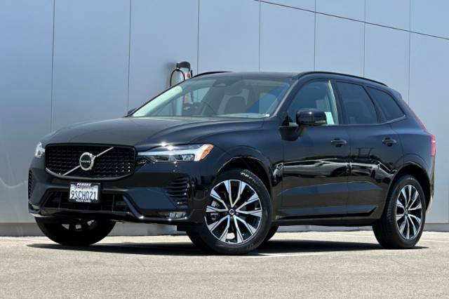 2025 Volvo XC60 Plus B5 Dark