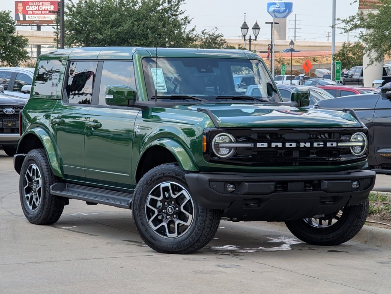 2025 Ford Bronco 4-Door Outer Banks's photo