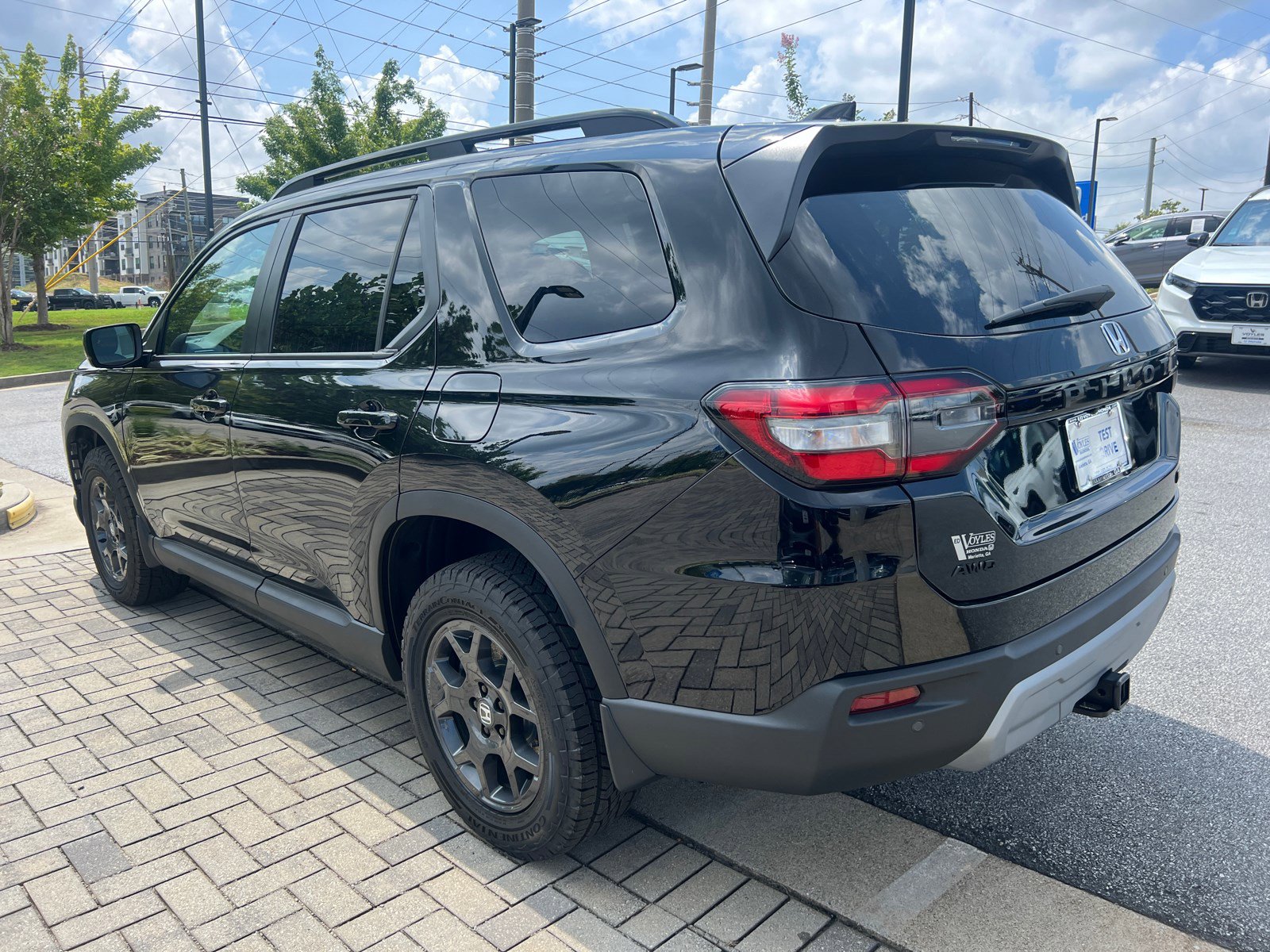 2025 Honda Pilot TrailSport photo 4