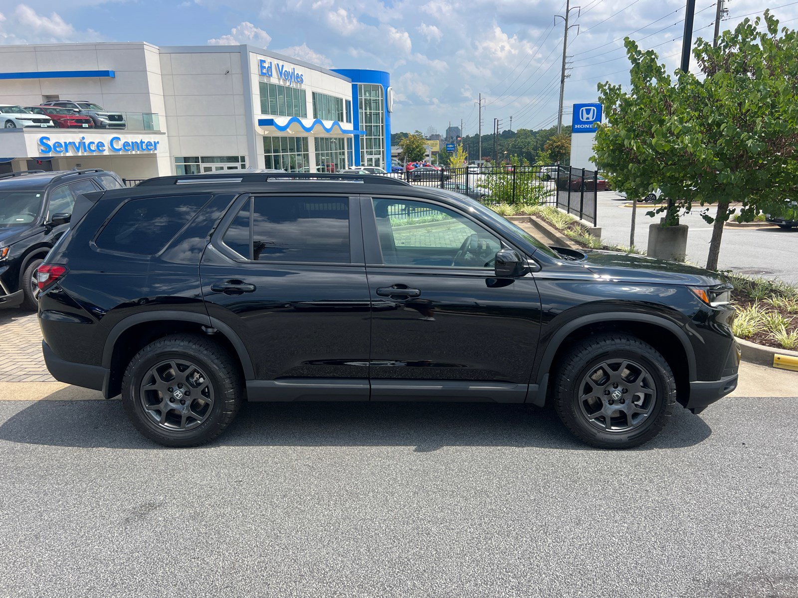 2025 Honda Pilot TrailSport photo 7