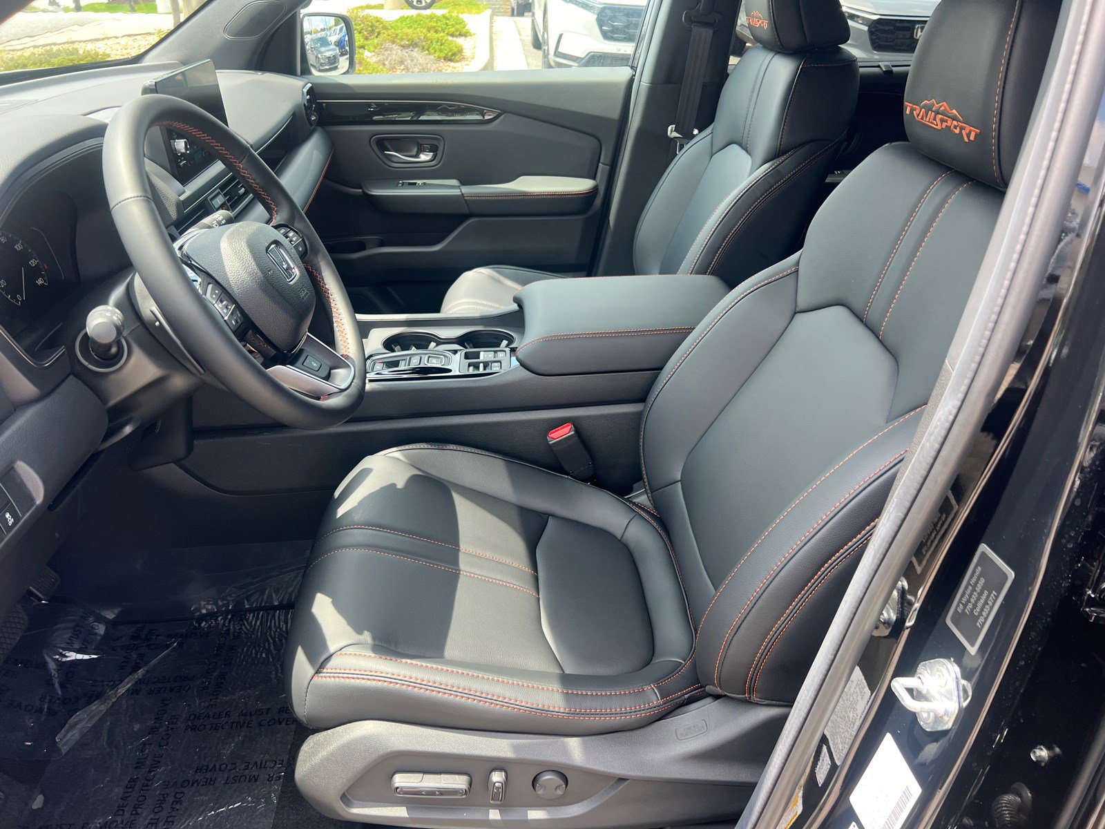 2025 Honda Pilot TrailSport photo 8
