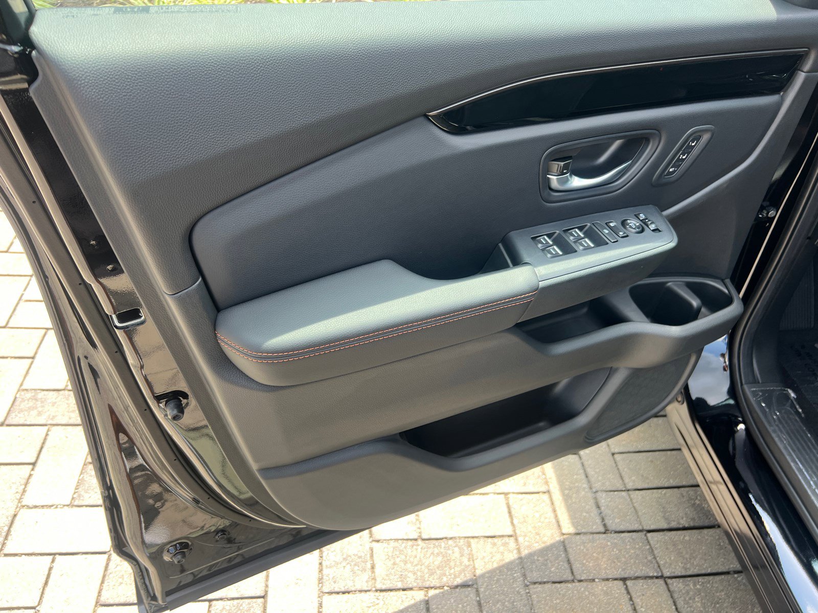 2025 Honda Pilot TrailSport photo 9