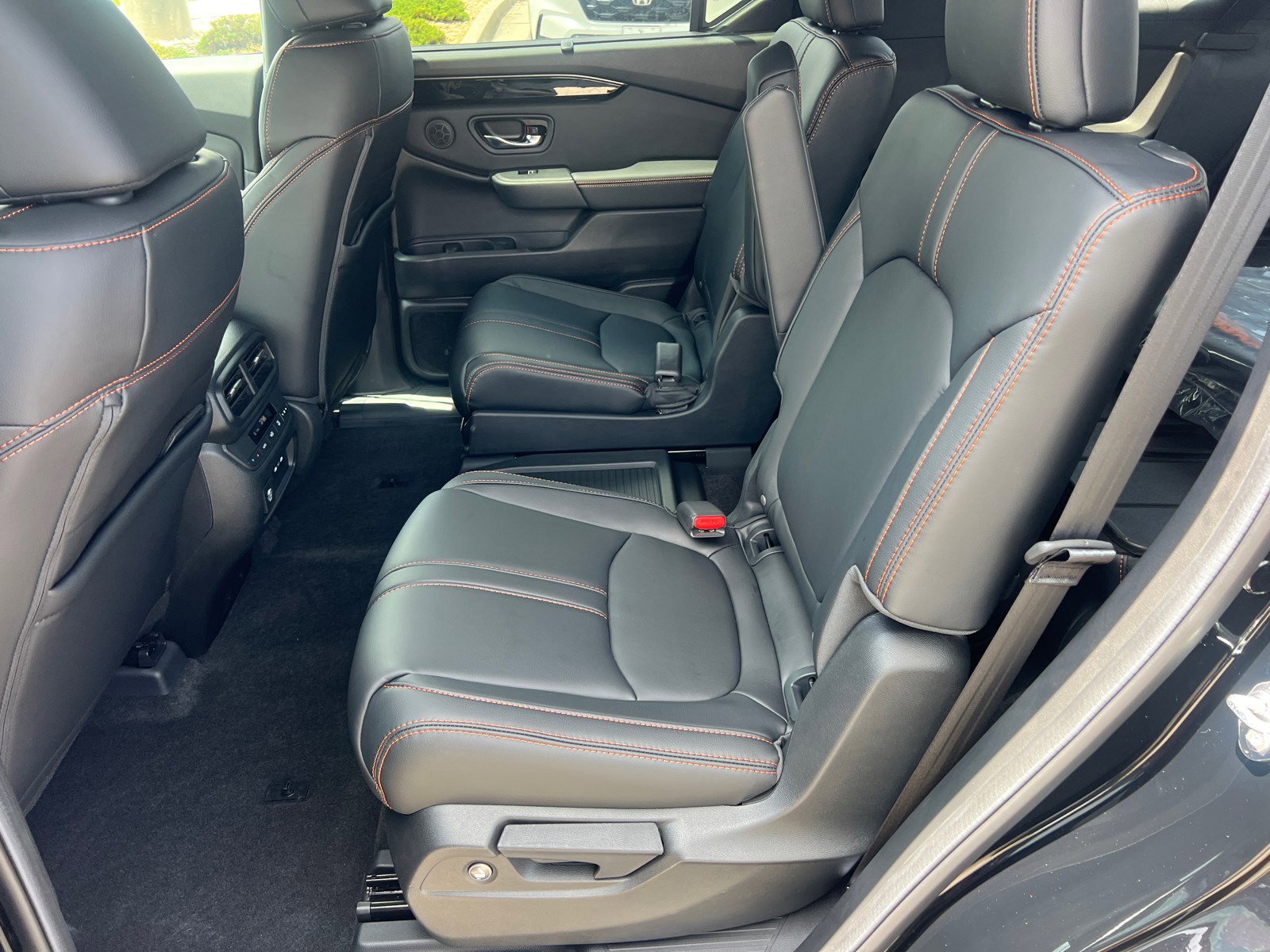 2025 Honda Pilot TrailSport photo 11