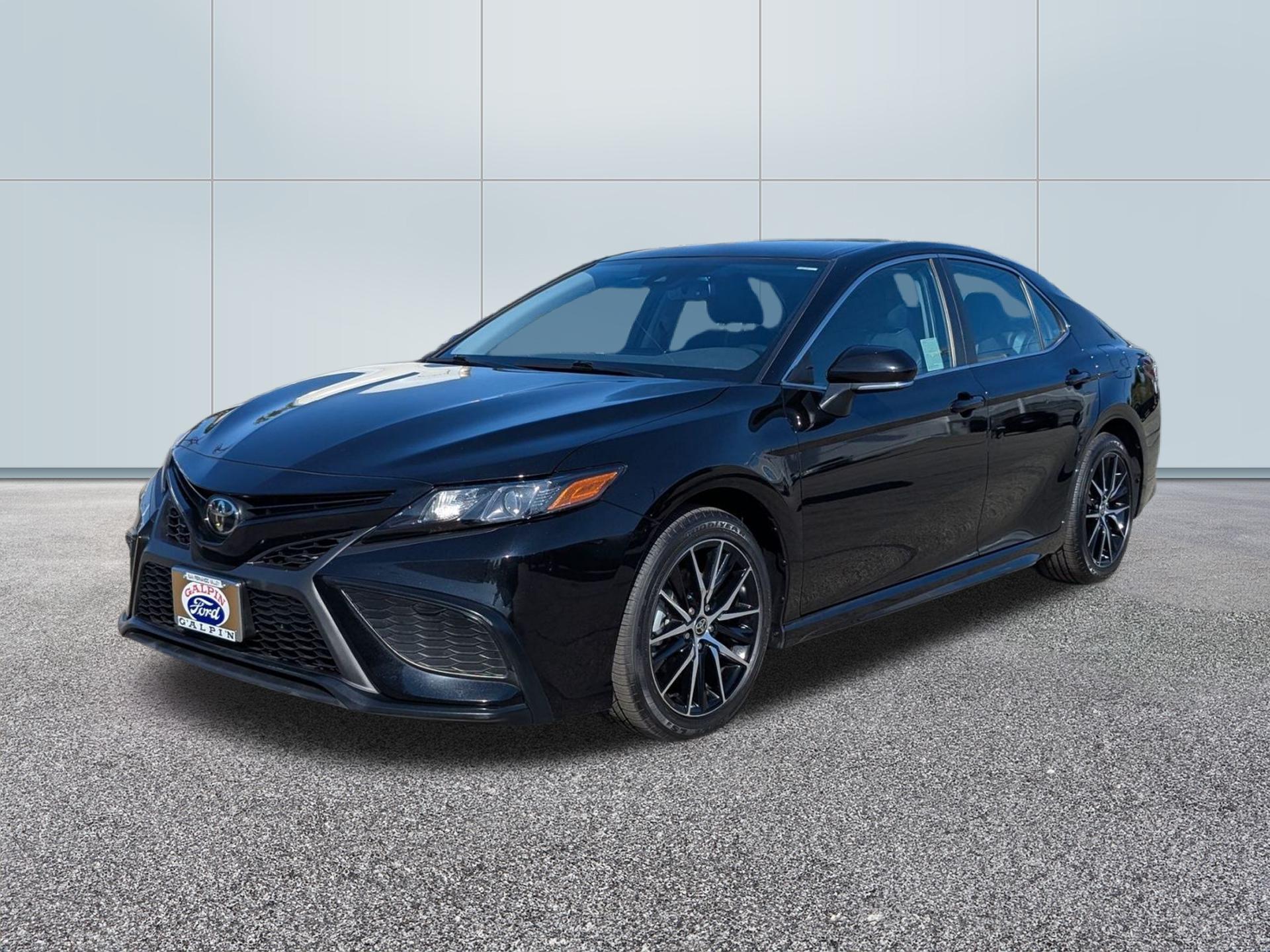 Used 2023 Toyota Camry SE