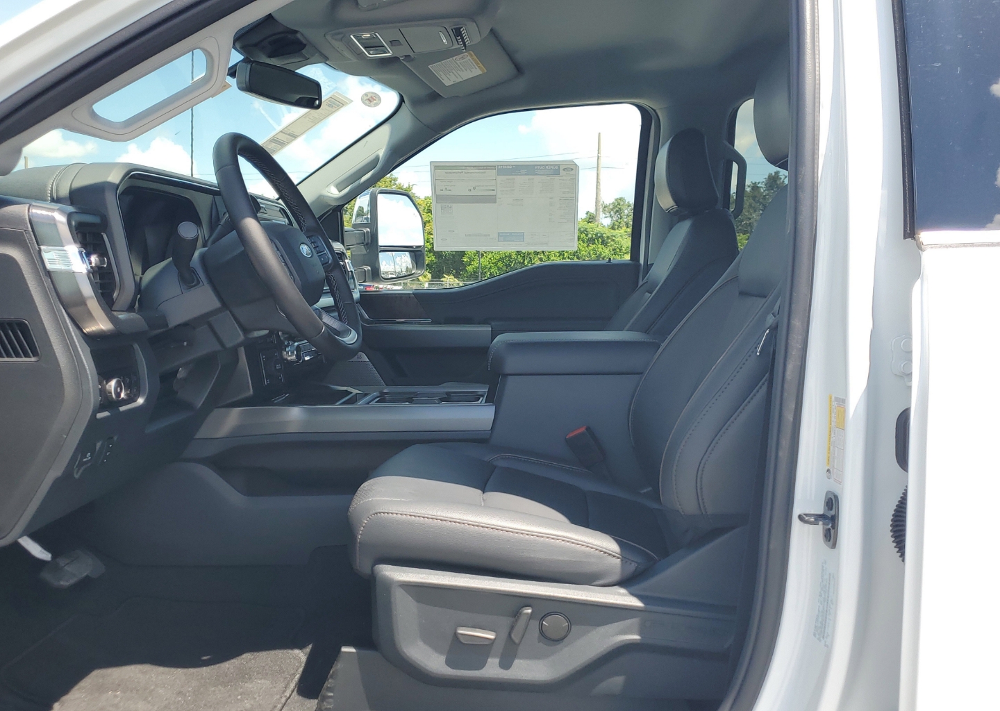 2026 Ford F-350 Super Duty Lariat - Photo 17