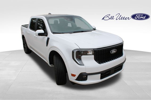 2025 Ford Maverick photo 2