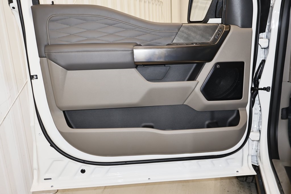 2025 Ford F-150 Platinum photo 9