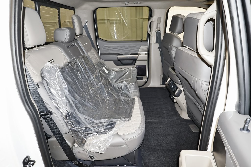 2025 Ford F-150 Platinum photo 14