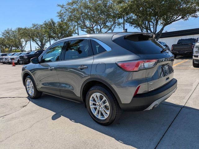 2022 Ford Escape SE photo 3