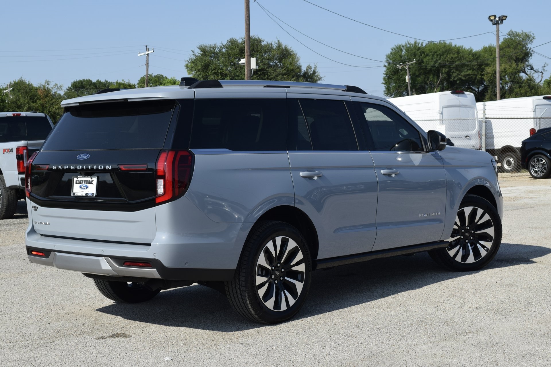 2025 Ford Expedition Platinum photo 3