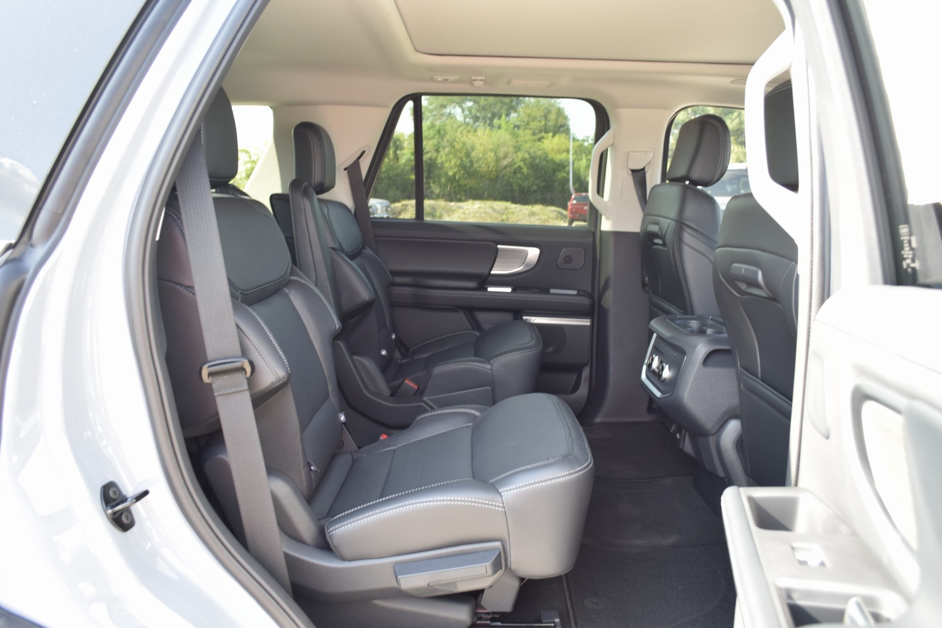 2025 Ford Expedition Platinum photo 20