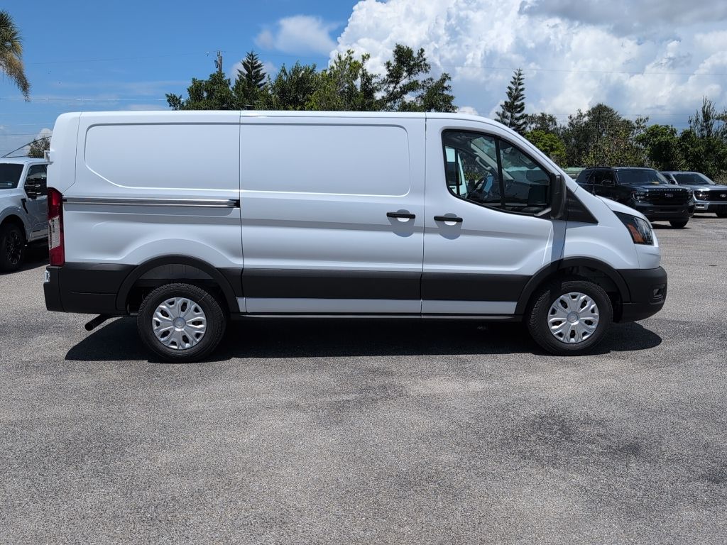 2025 Ford Transit photo 2