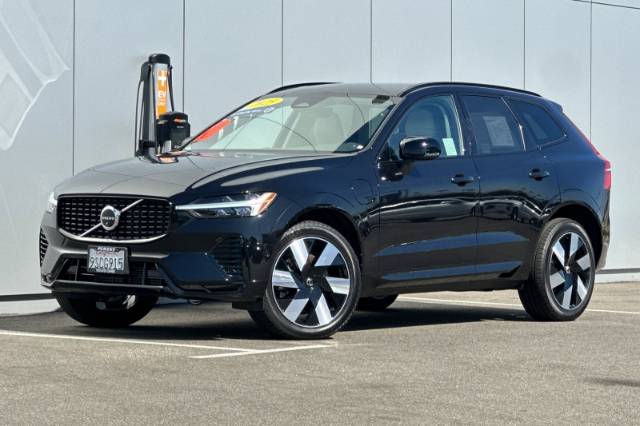 2025 Volvo XC60 Plug-In Hybrid T8 Plus