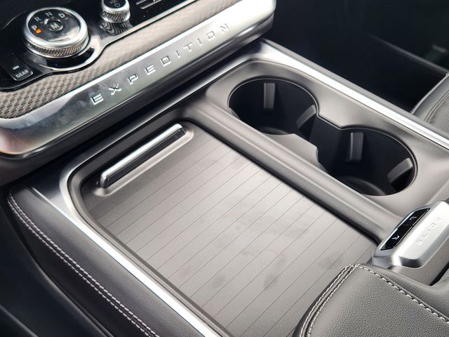 2025 Ford Expedition Platinum photo 12