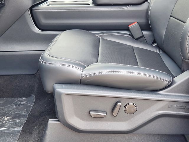 2025 Ford Expedition Platinum photo 16
