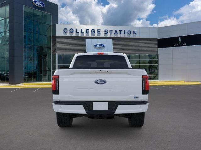 2025 Ford F-150 Lightning photo 4
